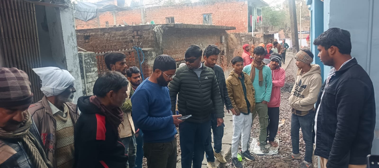 रायबरेली-ऊंचाहार: खत्री टोला सड़क विवाद में EO की एंट्री, पक्षपात के आरोपों के बीच हुई जांच सुरू,,,,? 