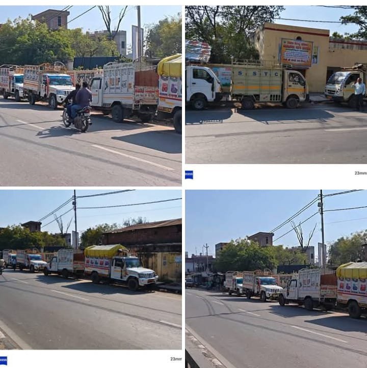 रायबरेली-हाईवे मार्ग पर कतारबद्ध तरीके से खड़े कामर्शियल वाहन दे रहे हैं किसी बड़ी दुर्घटना को दावत