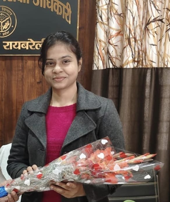 रायबरेली-खंड शिक्षा अधिकारी को राज्यमंत्री ने किया सम्मानित