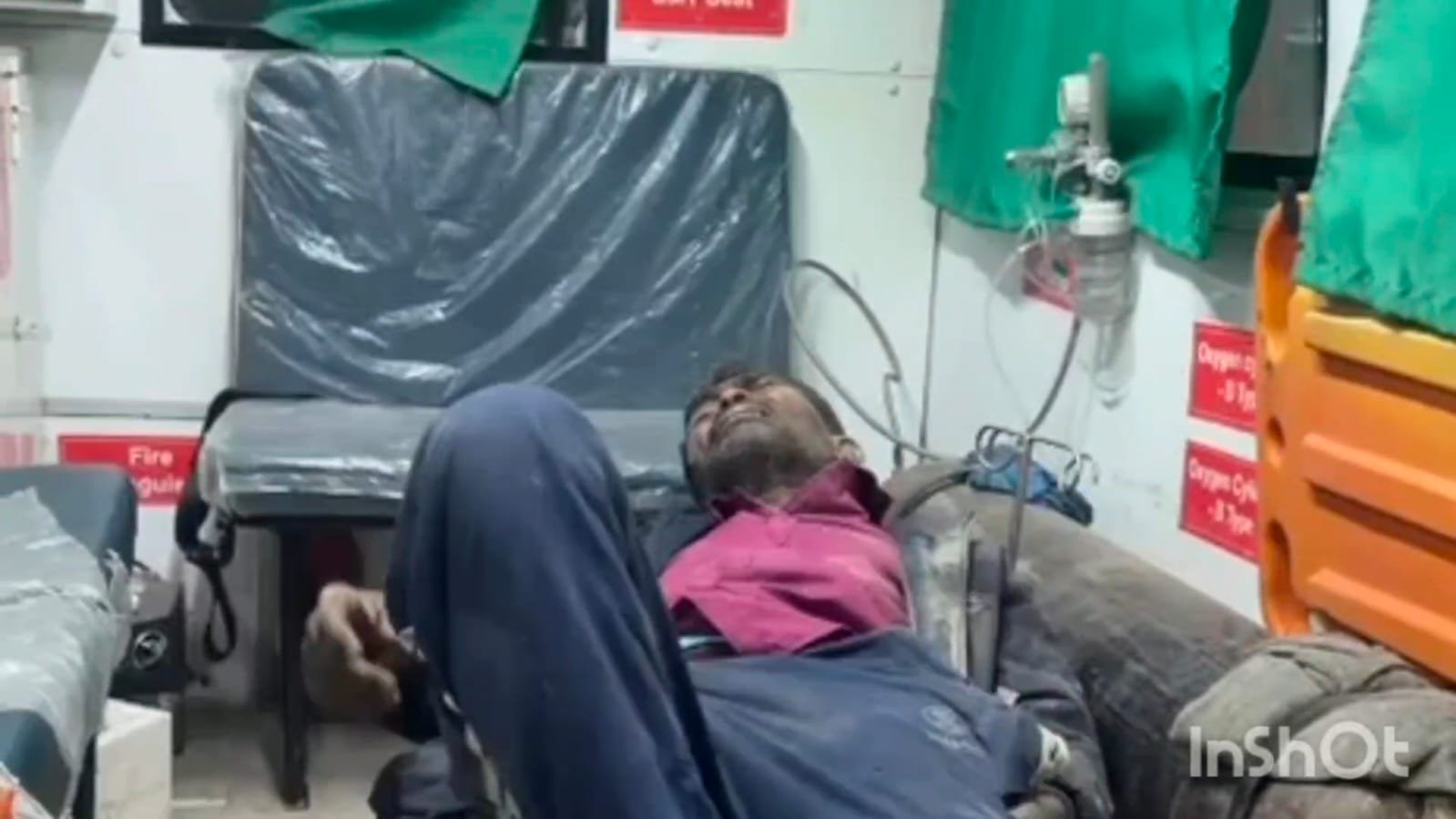 रायबरेली-अज्ञात वाहन की टक्कर से अनियंत्रित होकर पलटा ई- रिक्शा, चालक गंभीर