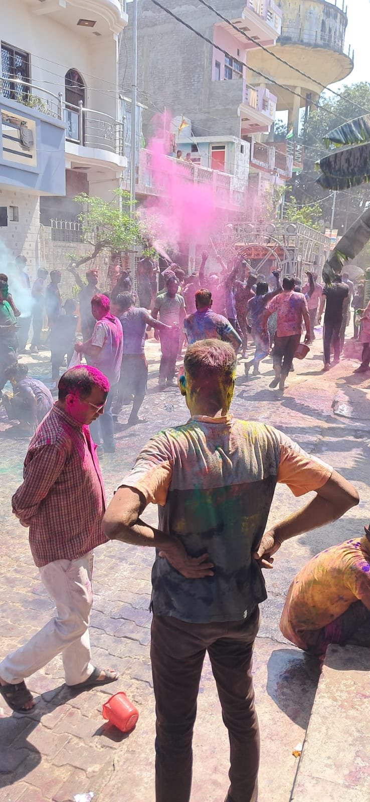 रायबरेली: होली के रंग में सरबोर हुआ ऊंचाहार, भाईचारे की पेश की मिसाल,,,,, 