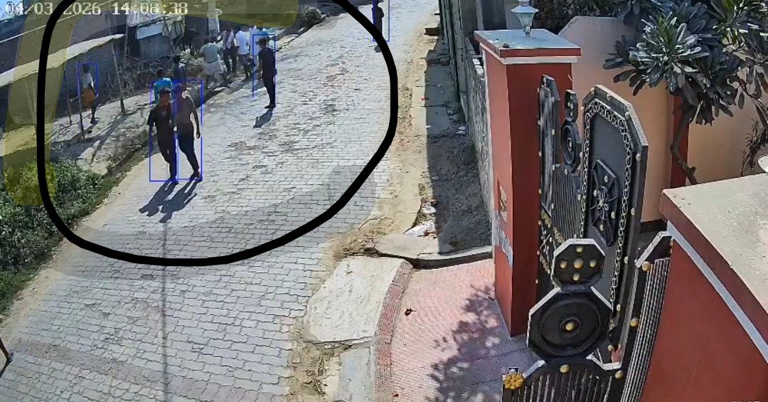 रायबरेली:आखिर कौंन है ऊंचाहार थाने में तैनात दरोगा सुजीत यादव जिन पर थाने से भगाने का लगा आरोप,दबंगों ने युवक को घसीट-घसीट कर पीटा, CCTV में कैद घटना