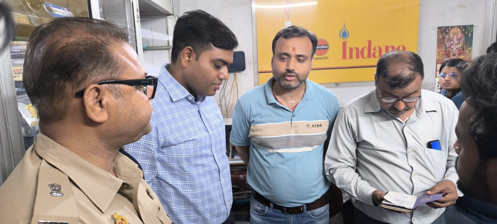 रायबरेली-जनपद में गैस एजेंसियों में सिलेंडर का पर्याप्त स्टॉक उपलब्ध:- एडीएम