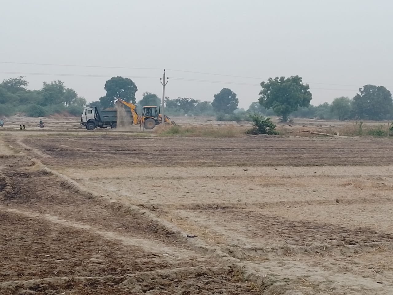 Raibareli-खनन माफियाओं के आगे नतमस्तक हुए महाराजगंज कोतवाल