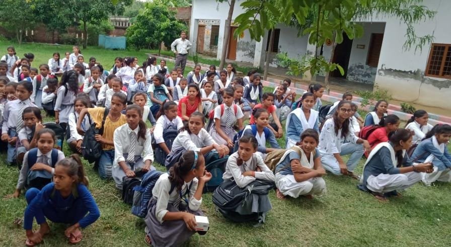 Raibareli-श्याम सुंदर इंटर कॉलेज में खिलाई गई अल्बेंडाजोल टेबलेट