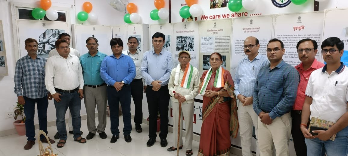 वाराणसी प्रधान डाकघर में 'विभाजन विभीषिका स्मृति दिवस' प्रदर्शनी का पोस्टमास्टर जनरल कृष्ण कुमार यादव ने किया शुभारंभ*