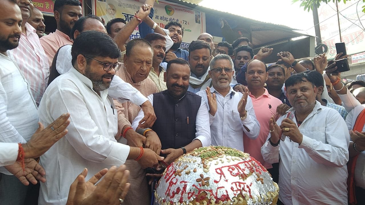 Raibareli-मां भारती के कल्याण के लिये प्रधानमंत्री का परिश्रम हम कार्यकर्ताओं के लिये अनुकरणीय है : गिरीश नारायण पांड़ेय*