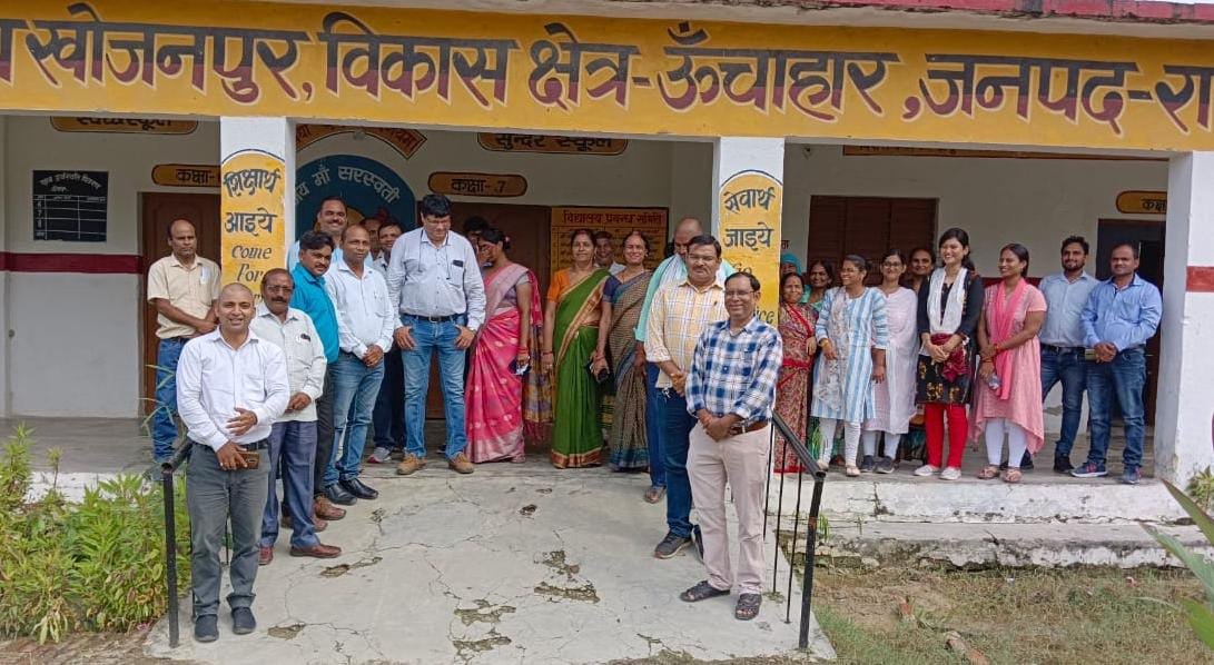 रायबरेली-निपुण लक्ष्य की योजना पर शिक्षक अतीश कुमार के नेतृत्व में हुई संगोष्ठी,,,,