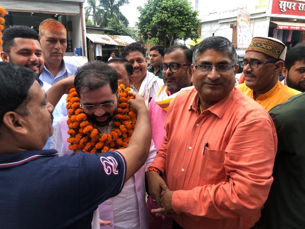 Raibareli-खाद्य व रसद मंत्री सतीश चंद्र शर्मा का लालगंज में दिलीप द्विवेदी ने किया स्वागत।*