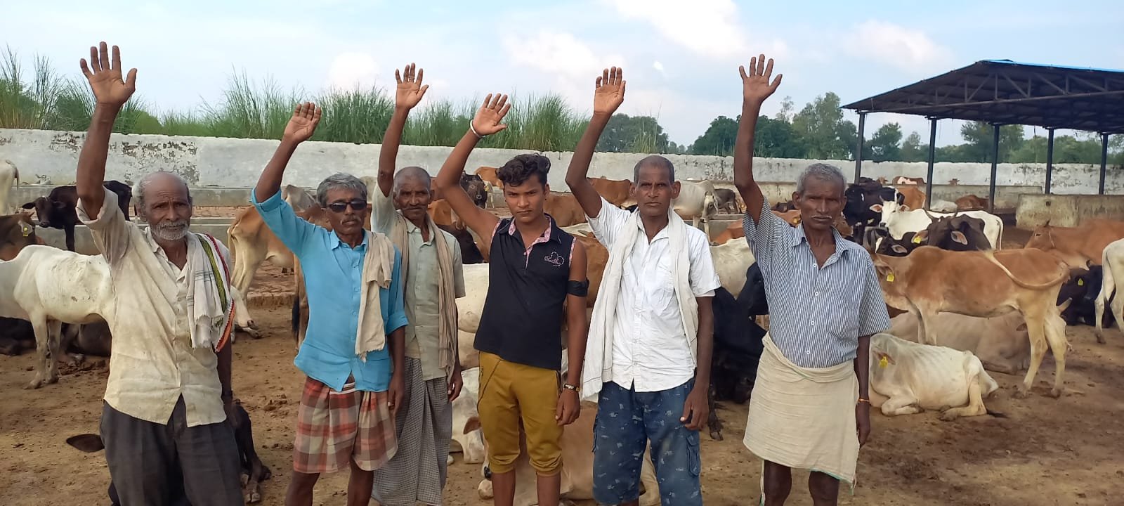 रायबरेली-मजदूर को नही मिली मजदूरी किया काम बंद,,,,