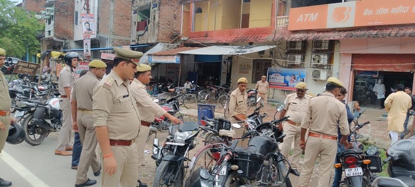 रायबरेली पुलिस द्वारा गहनता से की गई बैंक,एटीएम,डाकघर व जनसेवा केंद्रों की चेकिंग*
