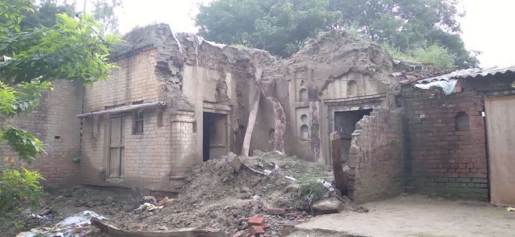 Raibareli-बारिश से तबाह हुए मकान व चौपट हुई फसल*