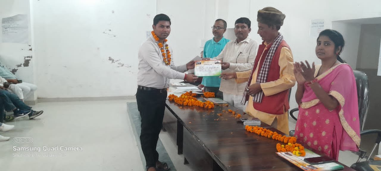 Raibareli-ग्राम प्रधानों व क्षेत्र पंचायत सदस्यों को सम्मान पत्र देकर किया गया सम्मानित*