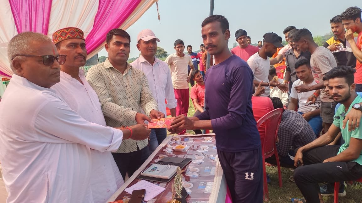 Raibareli-जयहिंद युवा सेना ने मनाया 5वां स्थापना उत्सव*