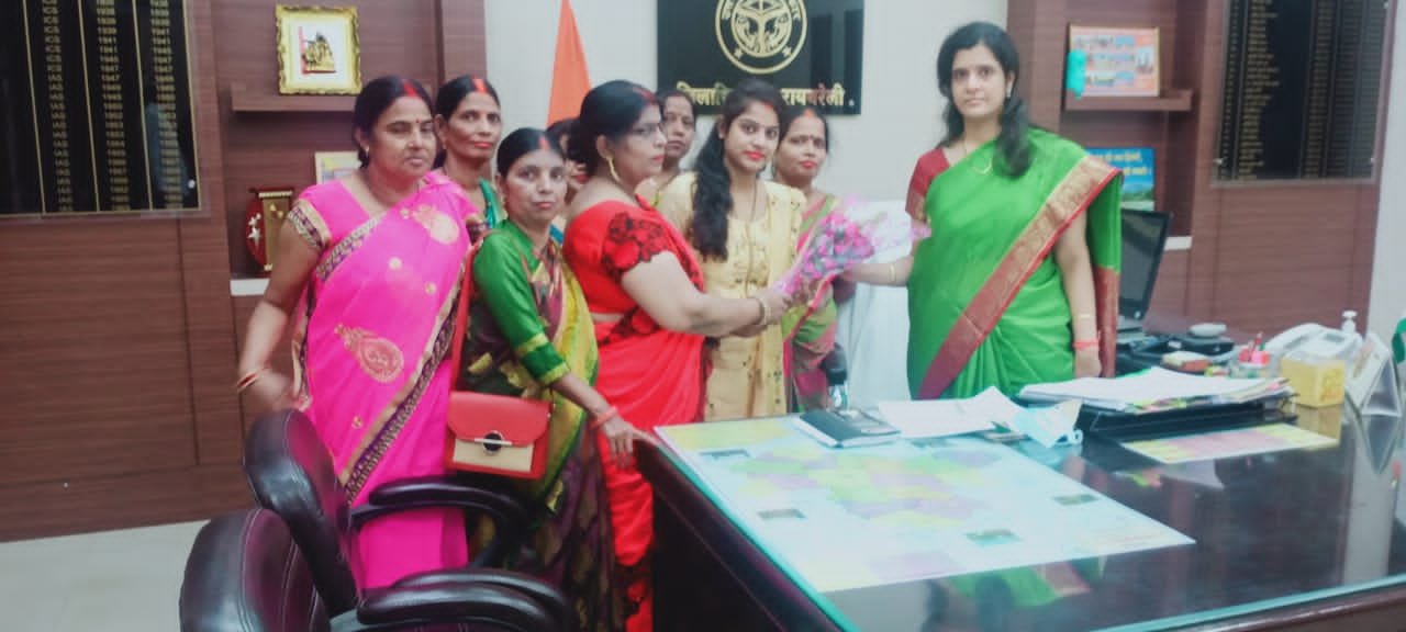 Raibareli-अद्वितीय चित्रांश महासभा (पंजी0) की महिला शाखा ने आज महासभा के पदाधिकारियों ने डीएम से की मुलाकात