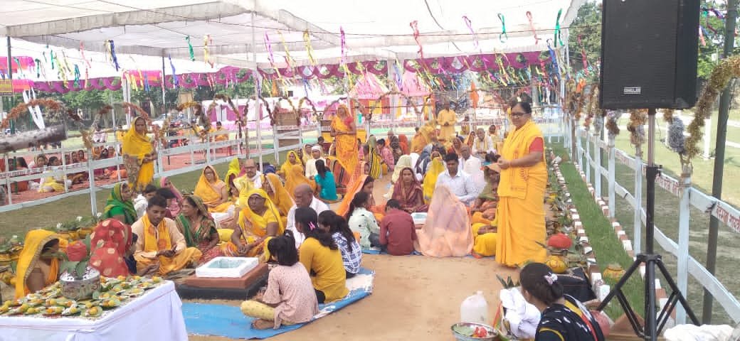 Raibareli-मंगल कलश यात्रा के साथ हुआ सौ कुंडीय गायत्री महायज्ञ का शुभारंभ*