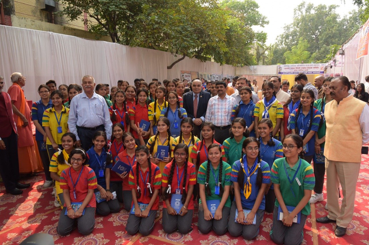 Raibareli-आचार्य द्विवेदी ने गलतियां सुधार कर हिंदी को संवारा: राजवंशी*