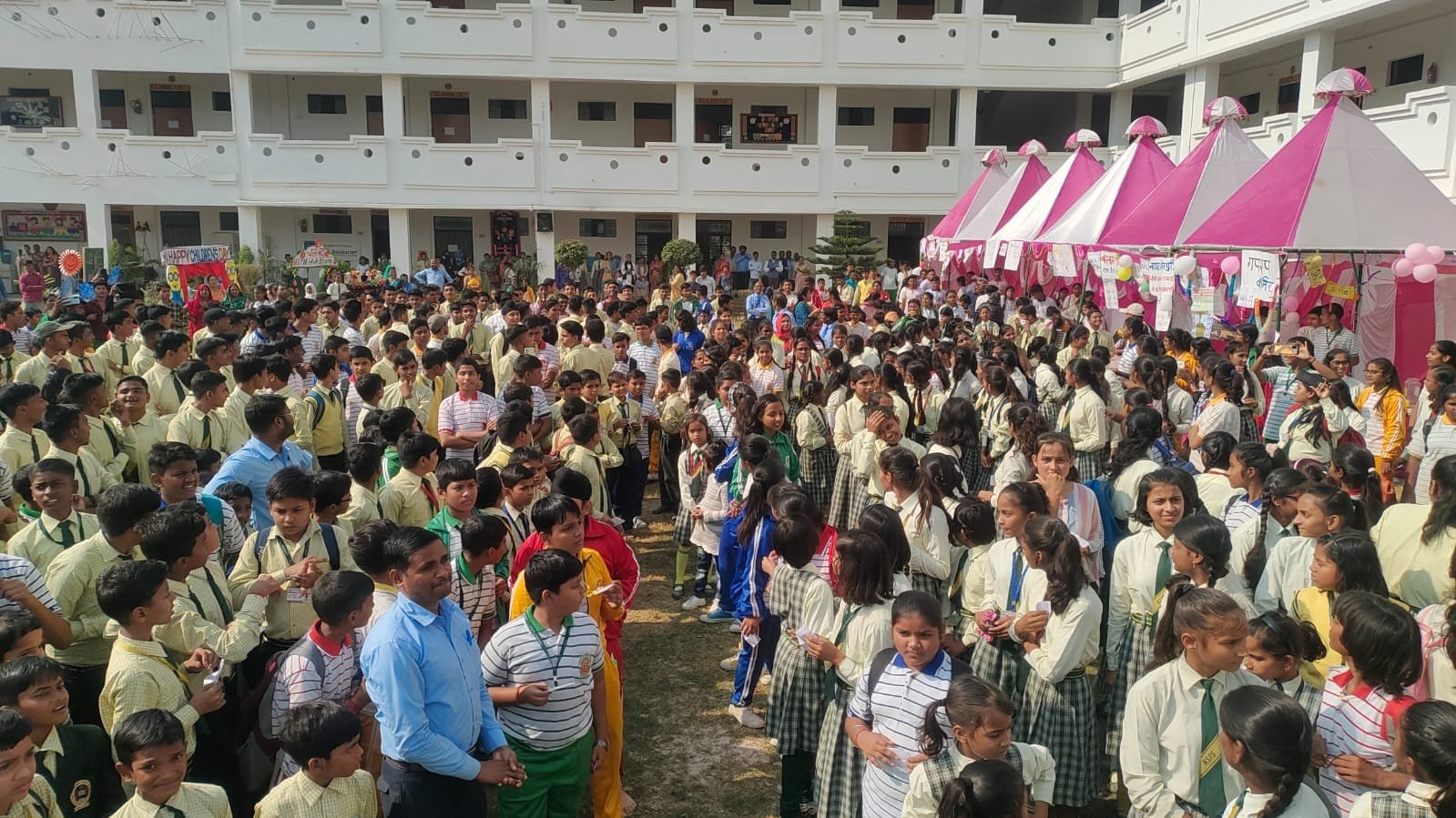 Raibareli-बाल दिवस पर विद्यालयों में बच्चों द्वारा अनेक कार्यक्रम संपन्न हुआ।