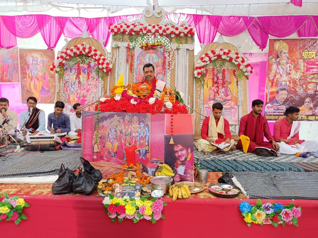 Raibareli-सात दिवसीय रामकथा में भक्तों की भारी भीड़ उमड़ रही है।