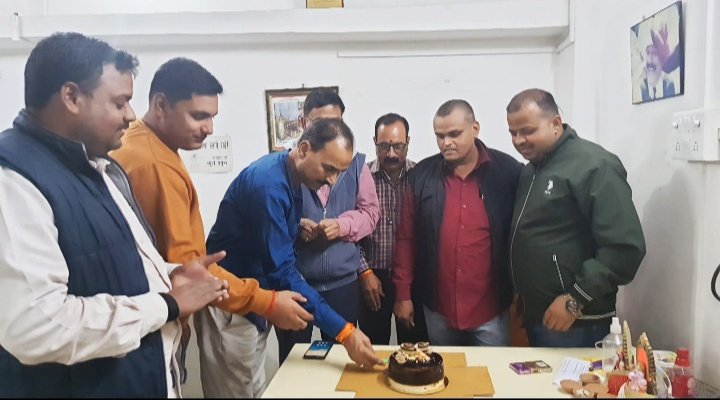 रायबरेली-बड़े धूमधाम व हर्षोल्लास के साथ मनाया गया राष्ट्रीय पत्रकार महासंघ का स्थापना दिवस*