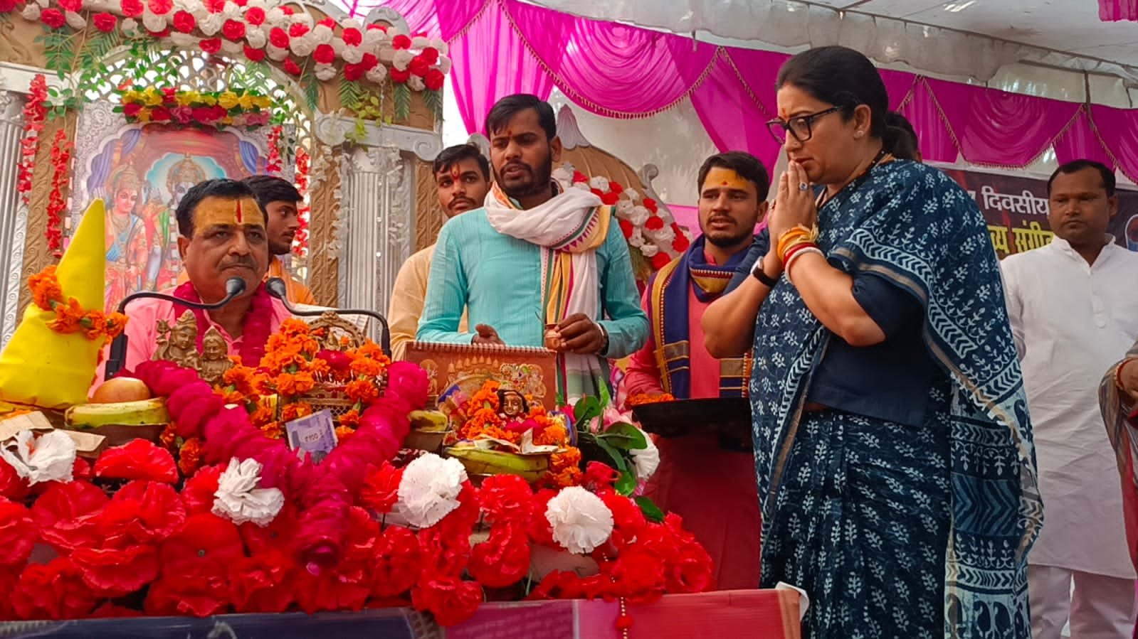 Raibareli-अमेठी सांसद व केंद्रीय मंत्री श्रीमती स्मृति जुबिन ईरानी ने  क्षय रोगियों को पौष्टिक आहार की किट वितरित किया।