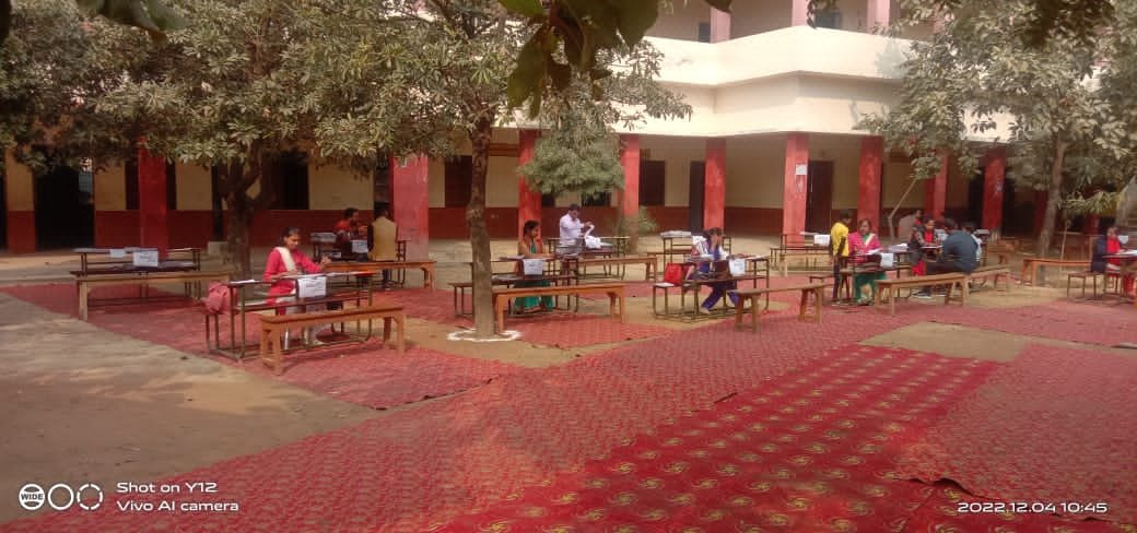 Raibareli-पेरेंट्स टीचर मीट में विद्यालय में उपस्थित हुए अभिभावक