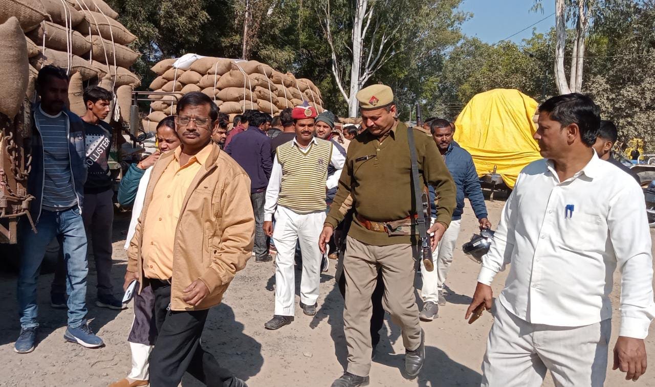 Raibareli-उपमंडी स्थल का उपजिलाधिकारी ने किया निरीक्षण*