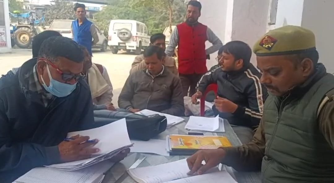 Raibareli-उप जिलाधिकारी की अध्यक्षता में संपन्न हुआ समाधान दिवस