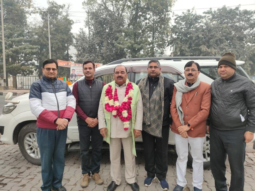 Raibareli-शिक्षक विधायक उमेश द्विवेदी का हुआ भव्य स्वागत।*