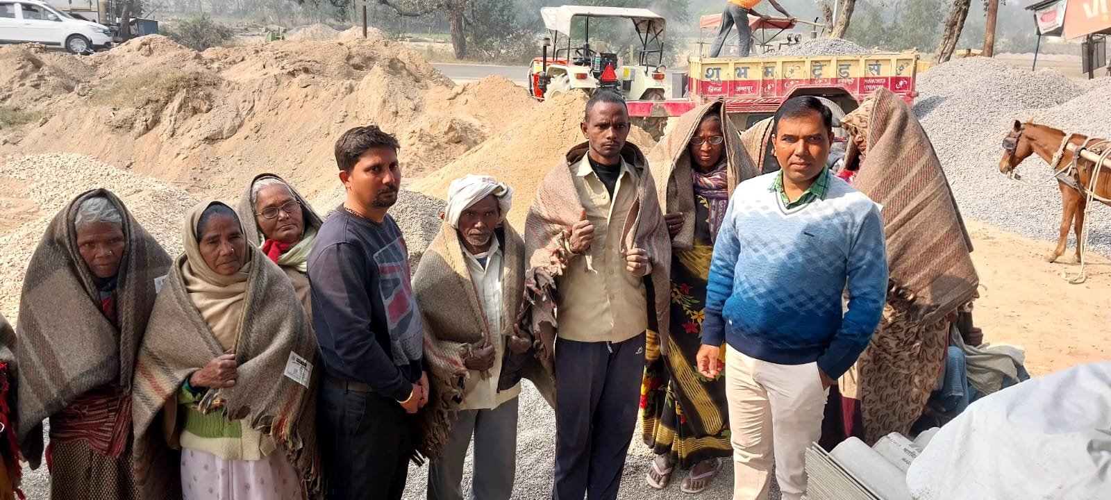 Raibareli-जरूरत मंद लोगो को वितरित किये गए कंबल