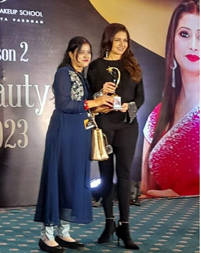 Raibareli-एकता मिश्रा ने सुंदरता के क्षेत्र में किया बैसवारे का नाम रोशन*