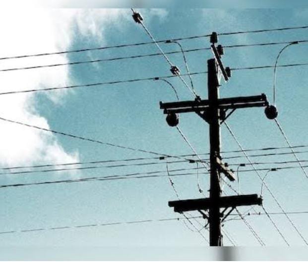 रायबरेली-33 केवीए विद्युत लाइन का खराब हुआ इंसुलेटर, 12 घंटे आपूर्ति रही बाधित