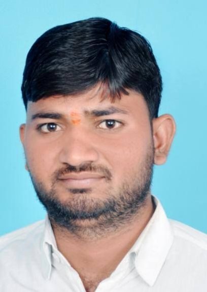 Raibareli-पूर्व विधायक प्रतिनिधि ने किया छात्रों को सम्मानित