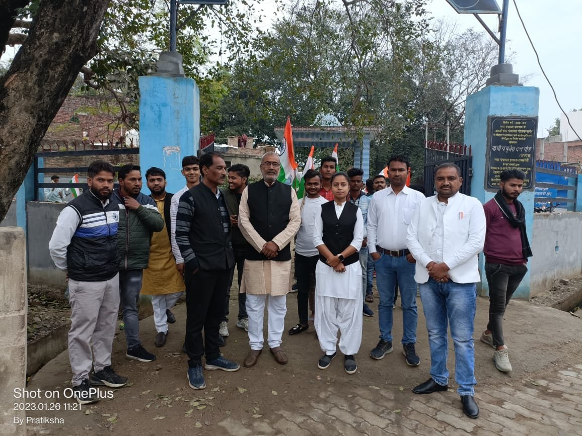 Raibareli-देशभक्तो द्वारा निकाली गई तिरंगा रैली