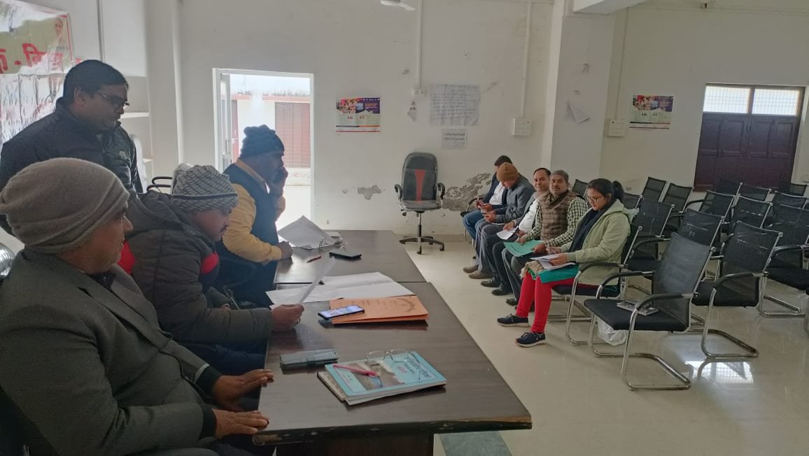 Raibareli-शीतलहर के चलते ब्लॉक दिवस में पहुंचे सिर्फ चार फरियादी*