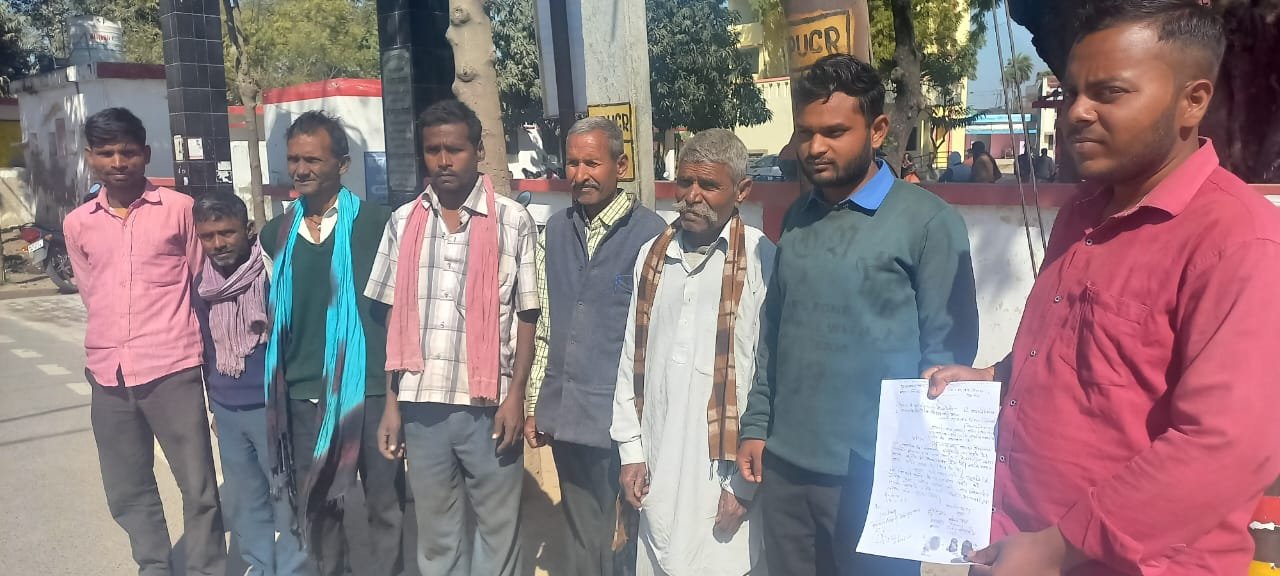 रायबरेली-जल निकासी को लेकर ग्रामीणों ने लगाया आरोप कार्य बंद,,