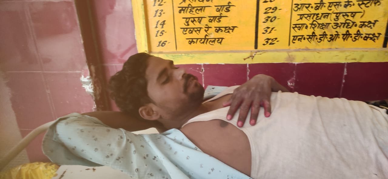 रायबरेली-ट्रेन की चपेट में आने से श्रमिक का कटा पैर, जिला अस्पताल रेफर,,,