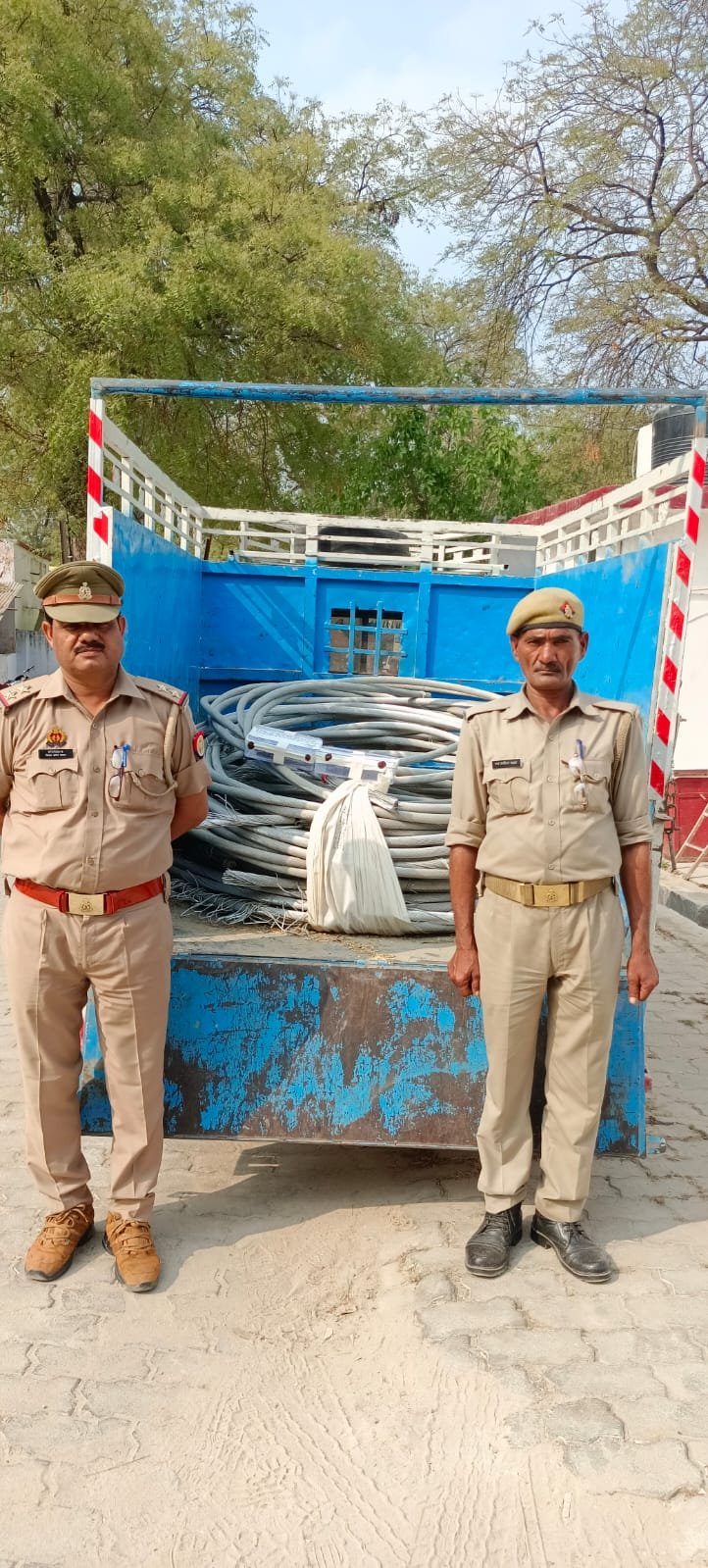 Raibareli-पुलिस और बदमाशों के बीच हुई मुठभेड़ में गोली लगने से दो बदमाश घायल।