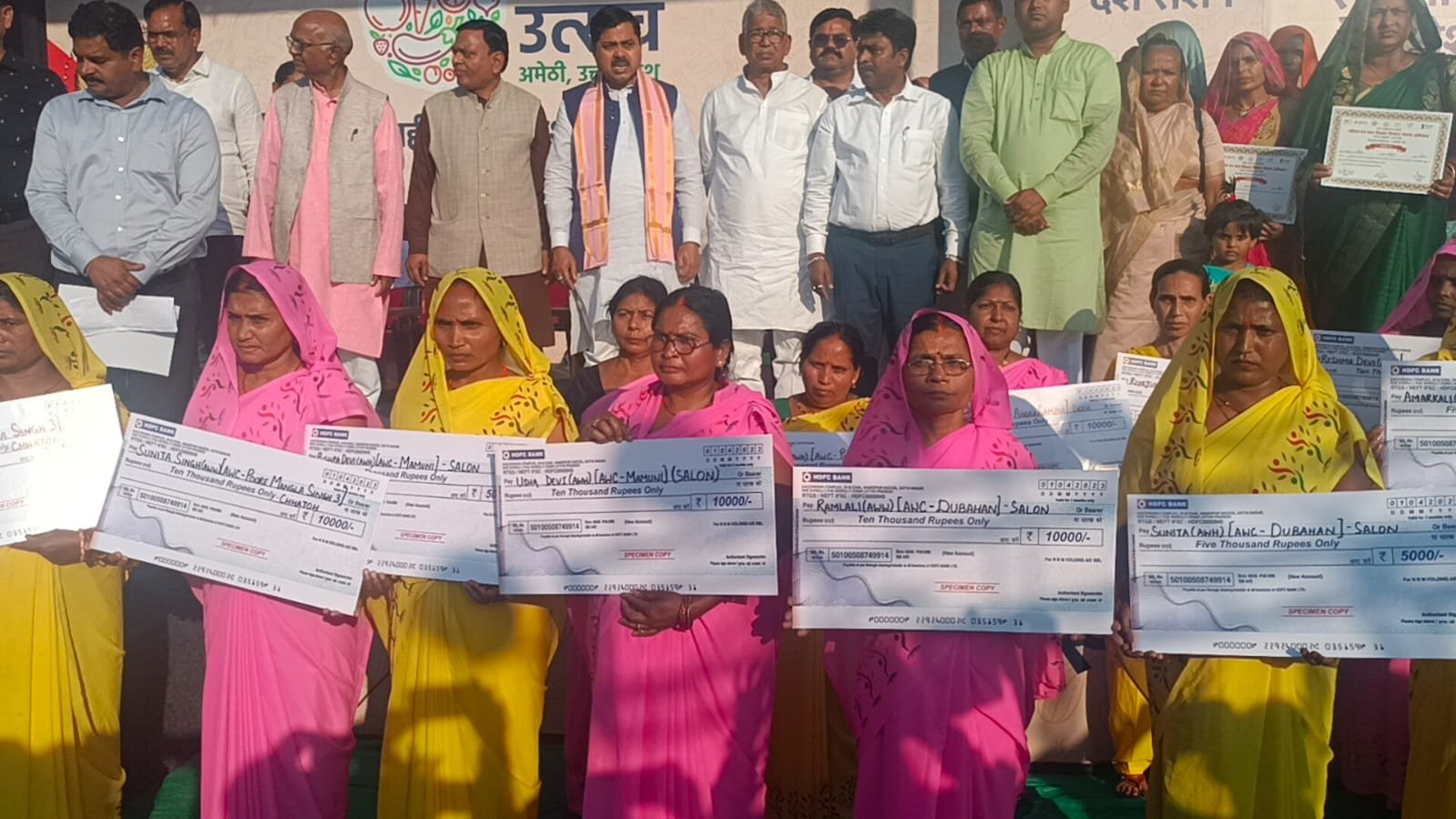 Raibareli-पोषण उत्सव कार्यक्रम में 18 आंगनवाड़ी कार्यकत्री सम्मानित की गई।