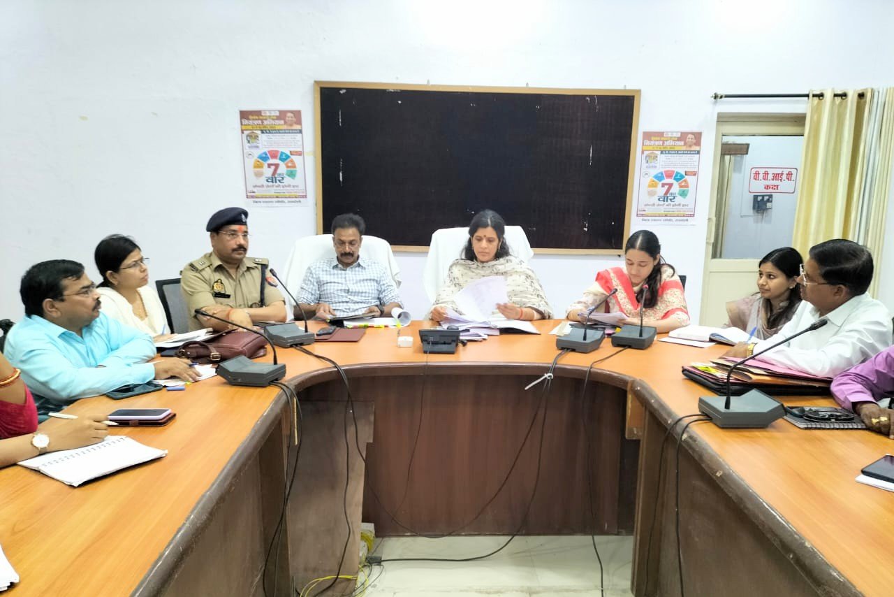 Raibareli-स्थानीय निकाय चुनाव को पूरी निष्पक्षता और पारदर्शिता के साथ संपन्न कराया जाना सबका दायित्व : डीएम 