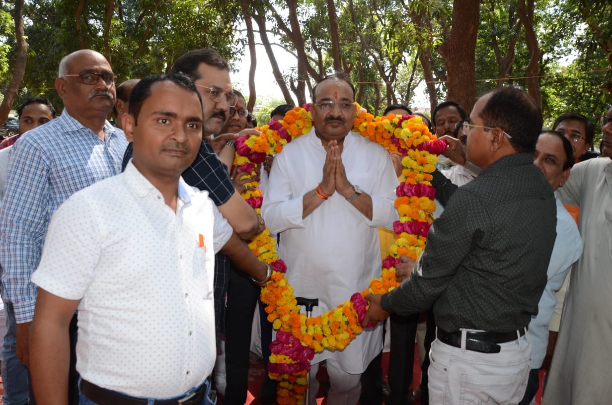 Raibareli-उद्यान मंत्री  दिनेश प्रताप सिंह ने बसंतोत्सव कार्यक्रम में किया प्रतिभाग