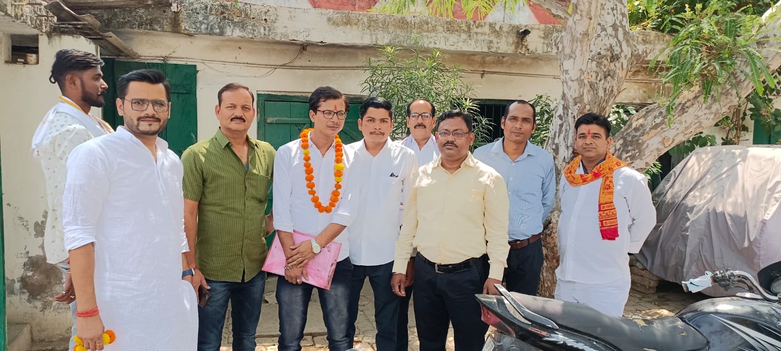 Raibareli-नगर पालिका के वार्ड नंबर 23 से युवा प्रत्याशी अंतरिक्ष मिश्रा ने किया दल बल के साथ नामांकन