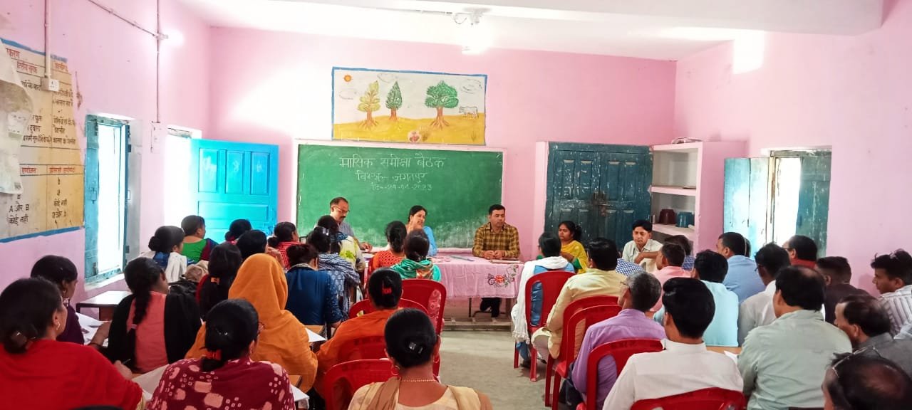 Raibareli-बीआरसी जगतपुर में प्रधानाध्यापकों की मासिक समीक्षा बैठक संपन्न*