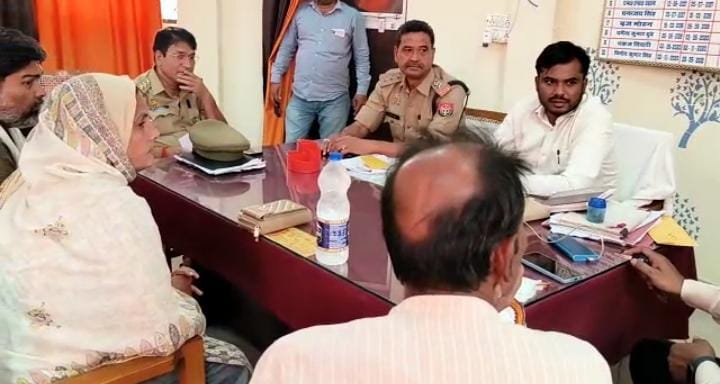 Raibareli-निकाय चुनाव के मतगणना को लेकर प्रत्याशियों के साथ की हुई बैठक