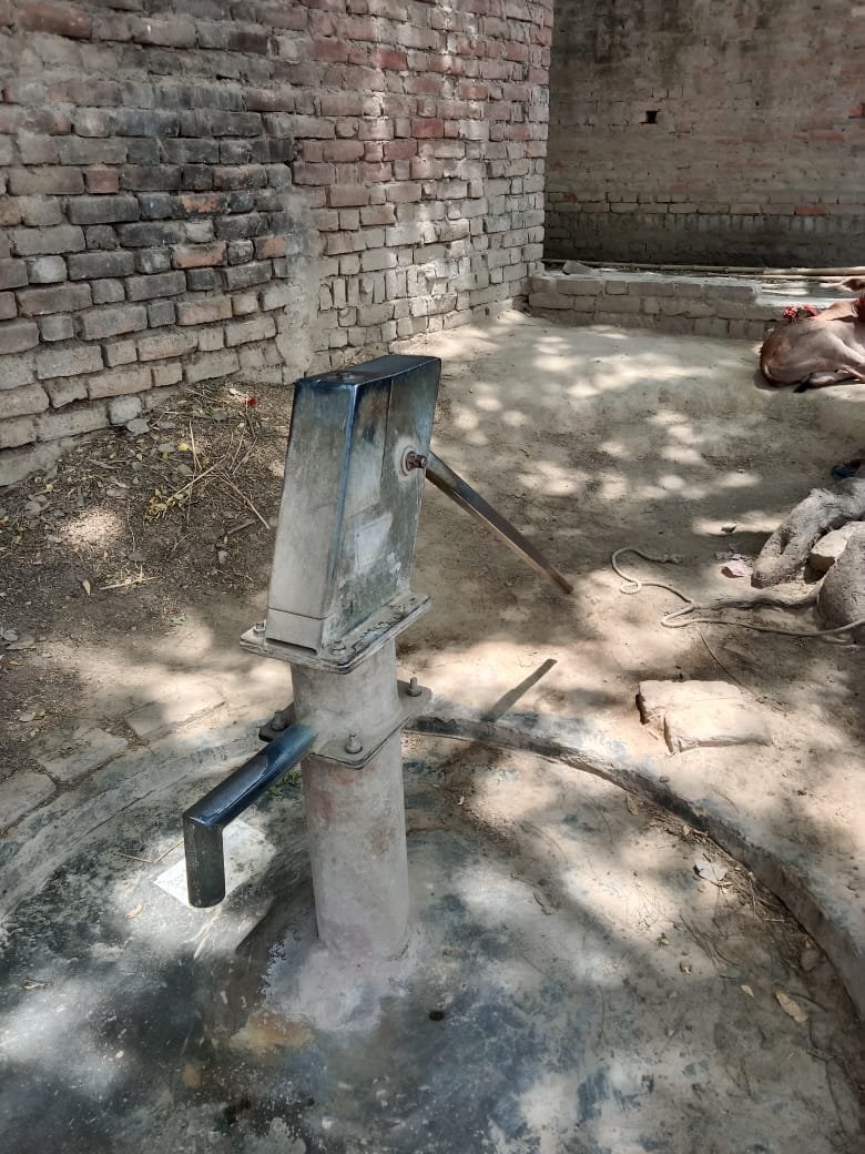 Raibareli-भीषण गर्मी में निगम के हैैंडपंप हुए ‘डिहाइड्रेट