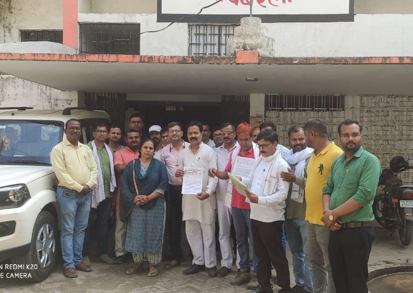 Raibareli-आरएसएम ने मांगों को लेकर बीएसए को सौंपा ज्ञापन