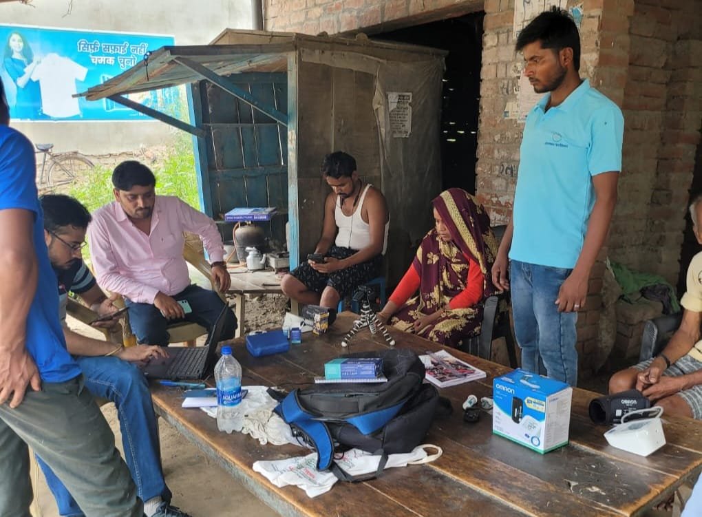 Raibareli-अरुणभा फाउंडेशन की तरफ से निशुल्क स्वास्थ्य परीक्षण का शुभारंभ 