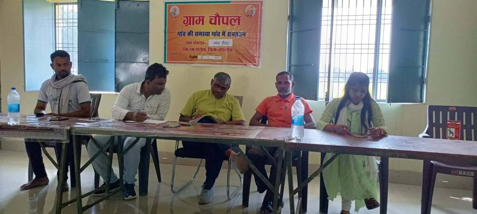 Raibareli--ग्राम पंचायत चौपाल में उठा नल मरम्मत का मुद्दा।