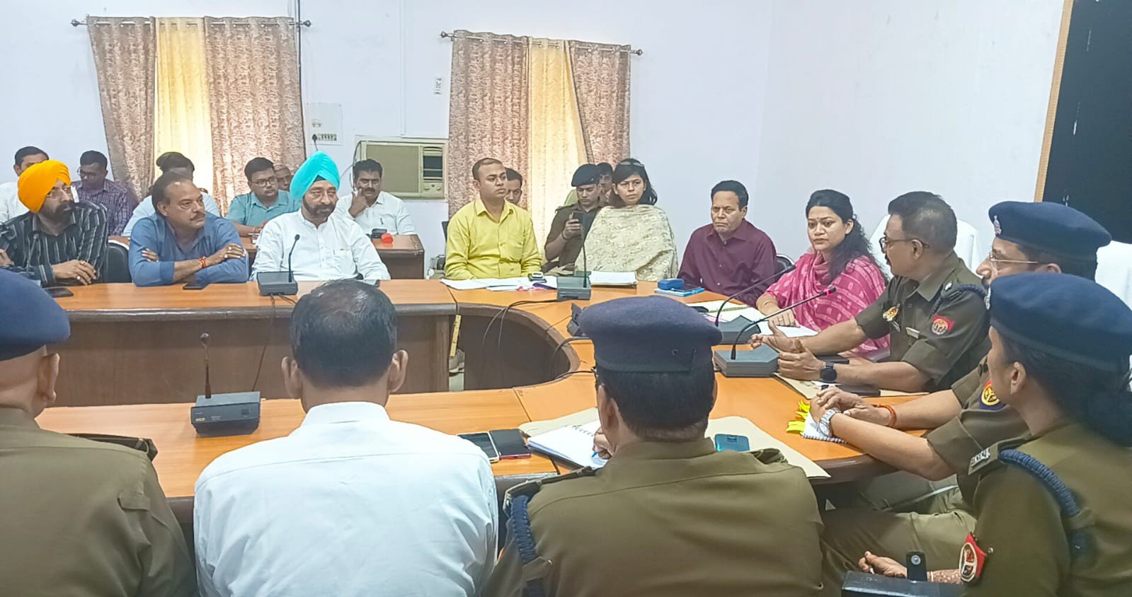 Raibareli-त्योहारों को लेकर शांति समिति की बैठक सम्पन्न