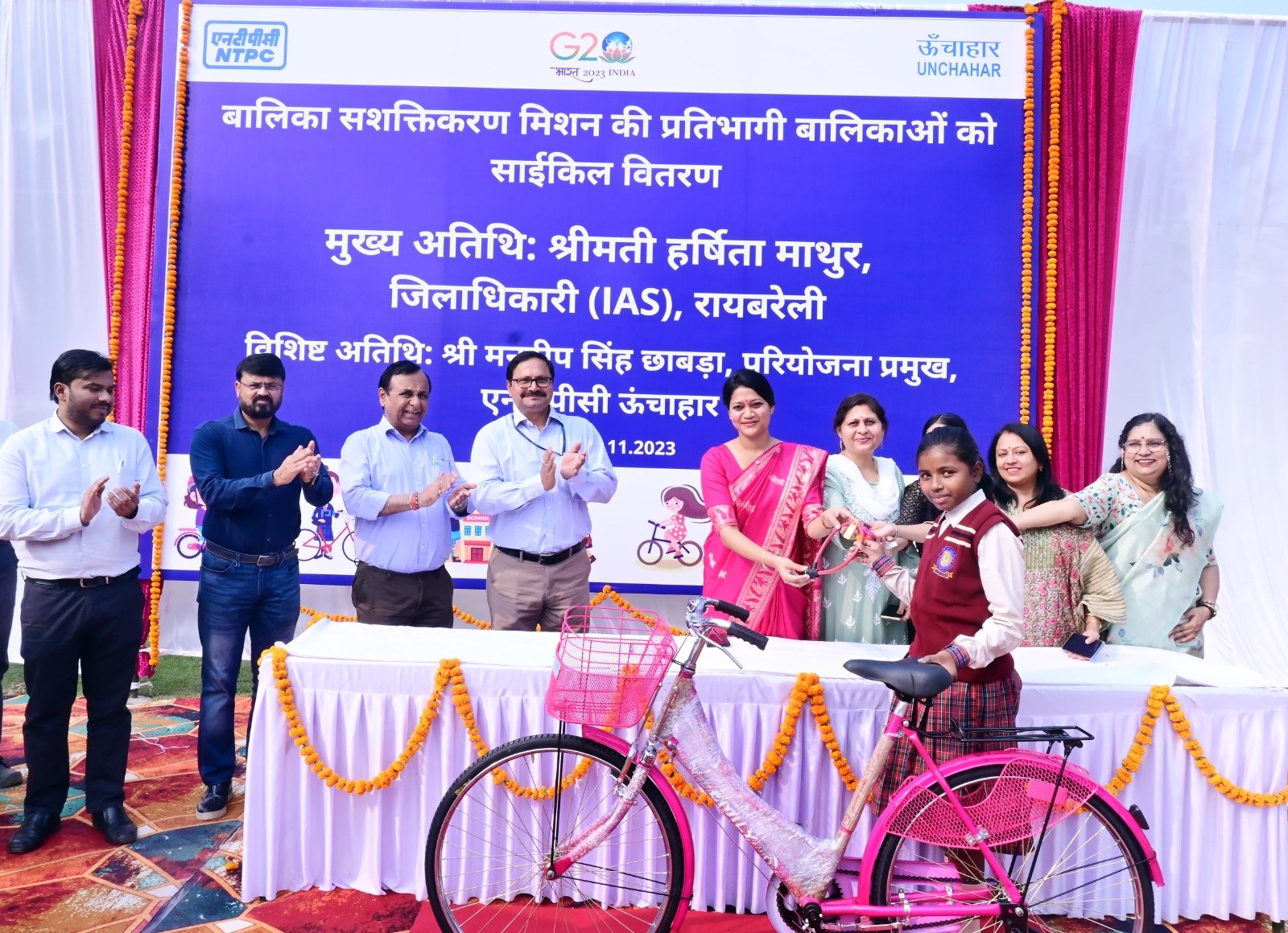 रायबरेली-लक्ष्य तक पहुंचने के लिए चाहत पैदा करें बालिकाएं :: जिलाधिकारी